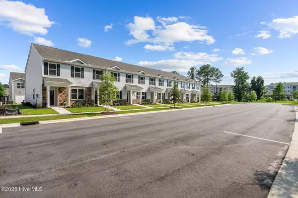 New Bern, NC 28562,1018 Bayard Wootten WAY