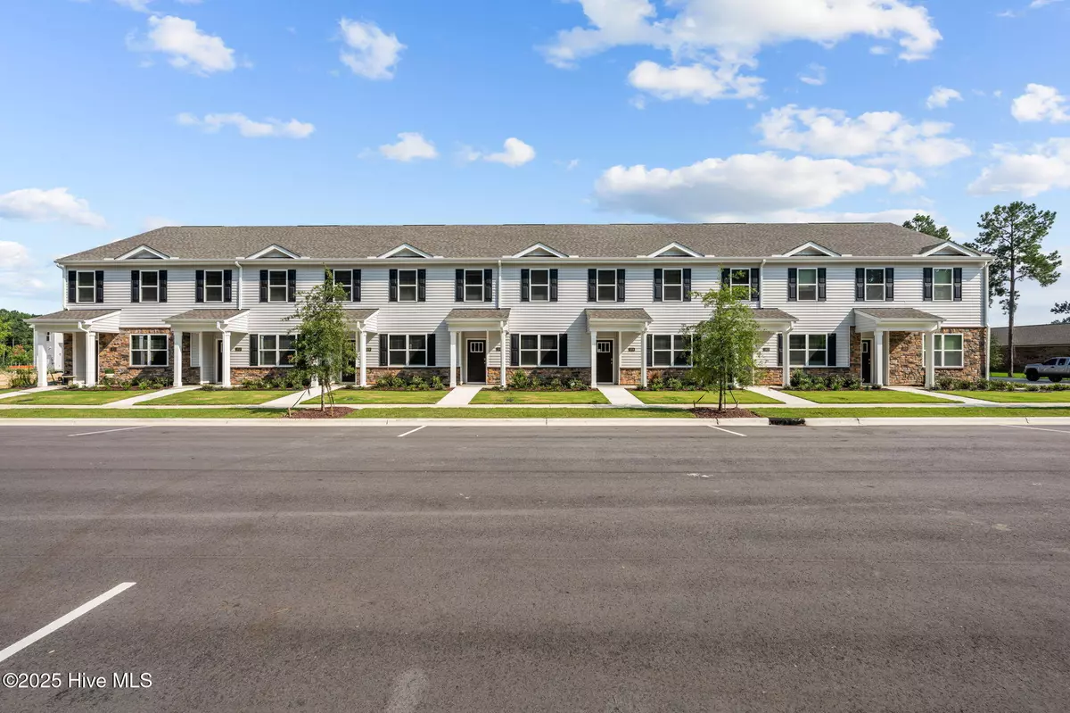 New Bern, NC 28562,1022 Bayard Wootten WAY