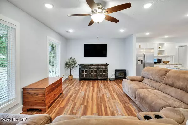 Southport, NC 28461,1012 E Moore ST