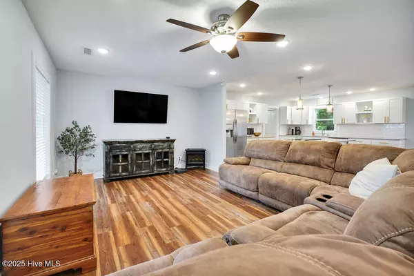 Southport, NC 28461,1012 E Moore ST