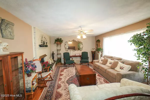 Laurinburg, NC 28352,1201 Charles DR