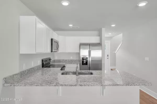 Surf City, NC 28445,125 S Grassland RD