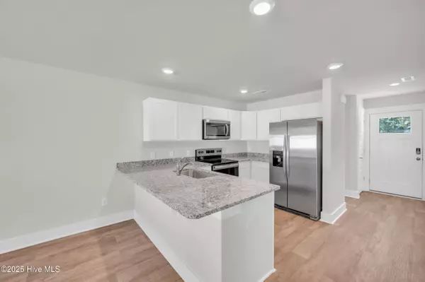 Surf City, NC 28445,125 S Grassland RD