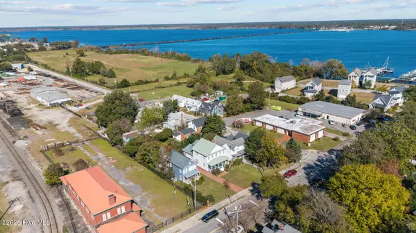 New Bern, NC 28560,406 Queen ST