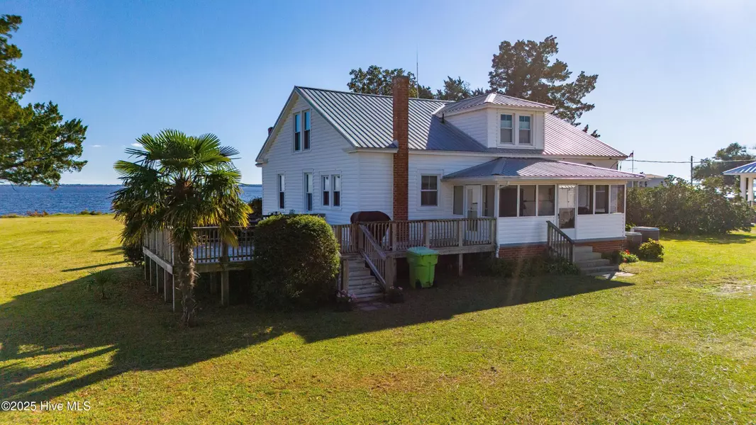 349 River RD, Arapahoe, NC 28510