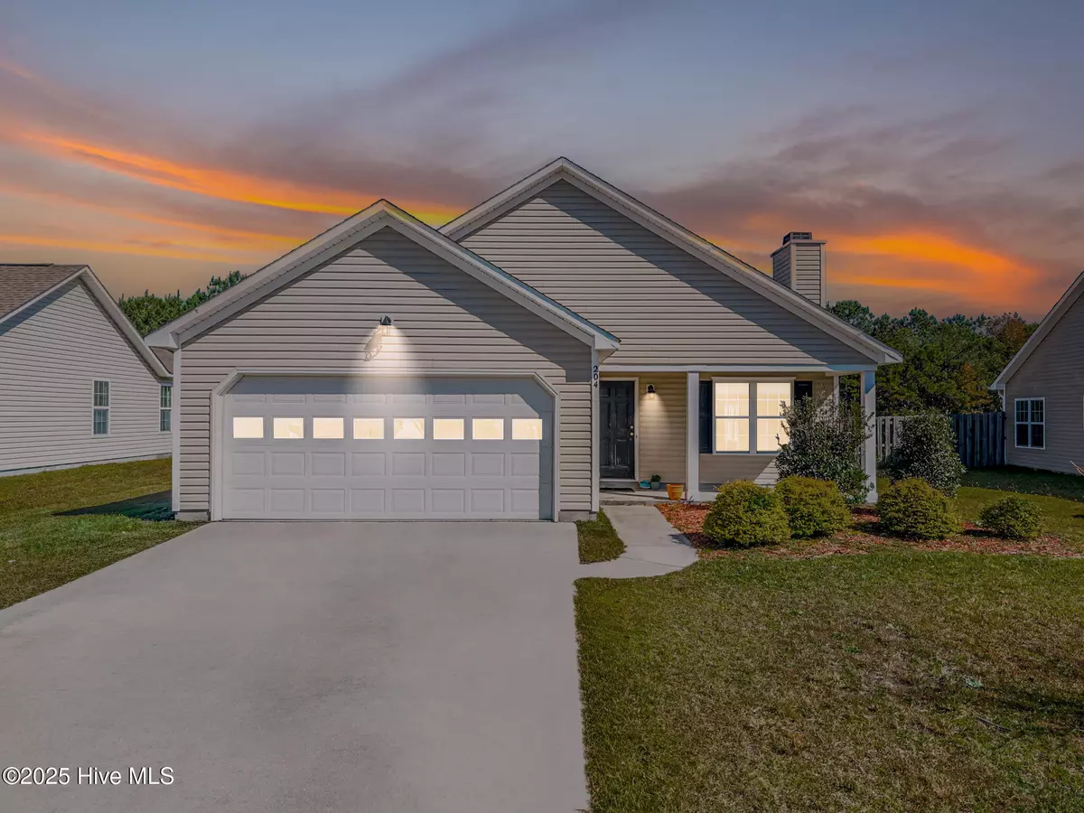 Holly Ridge, NC 28445,204 Red Carnation DR