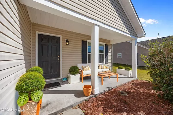 Holly Ridge, NC 28445,204 Red Carnation DR