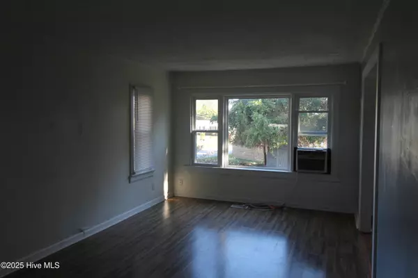 Swansboro, NC 28584,301 S Chestnut ST