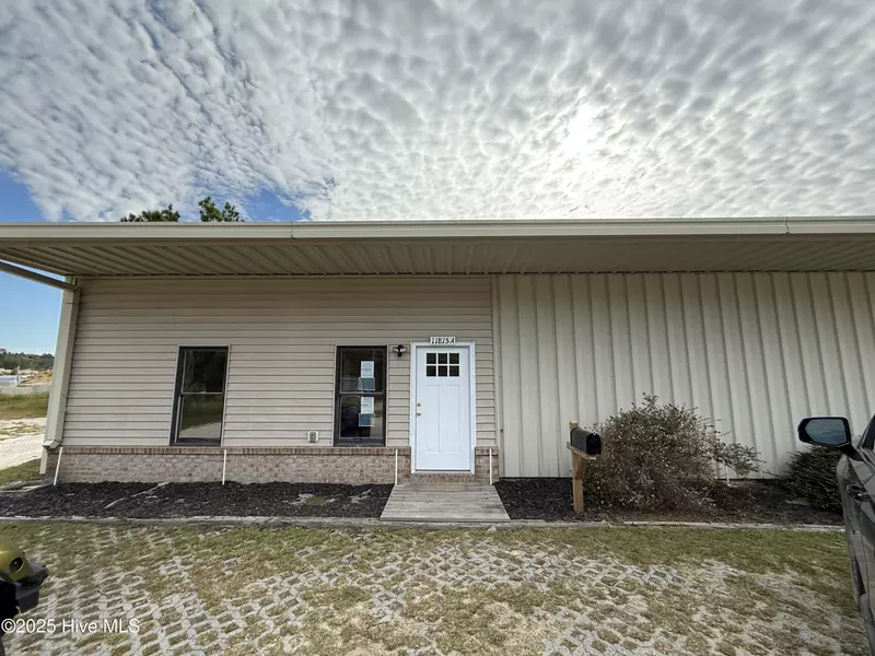11815 Us 15-501 #A, Aberdeen, NC 28315