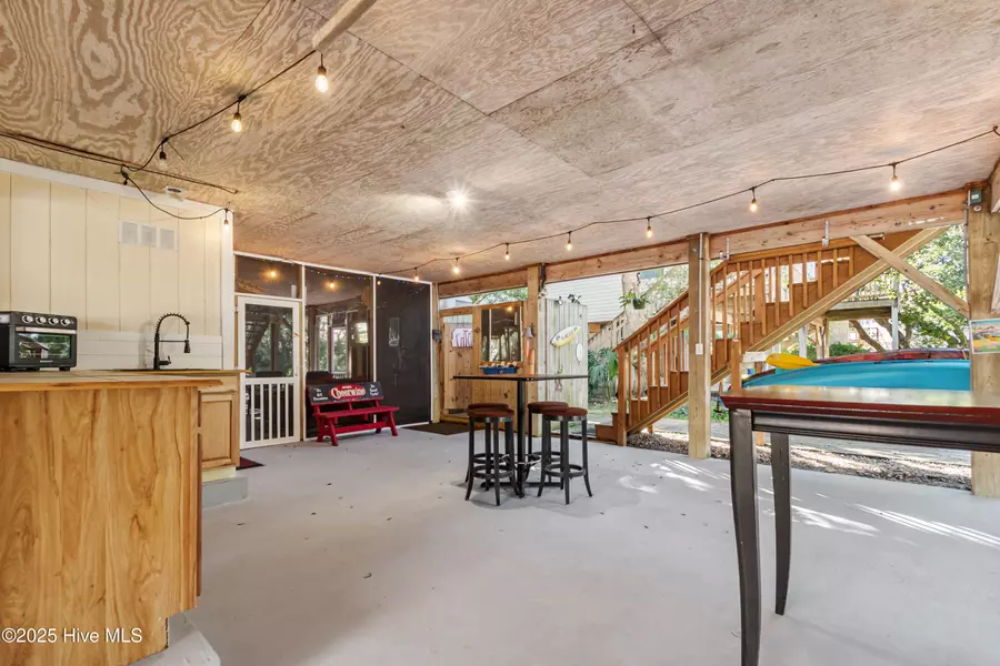 307 Bay CIR, North Topsail Beach, NC 28460