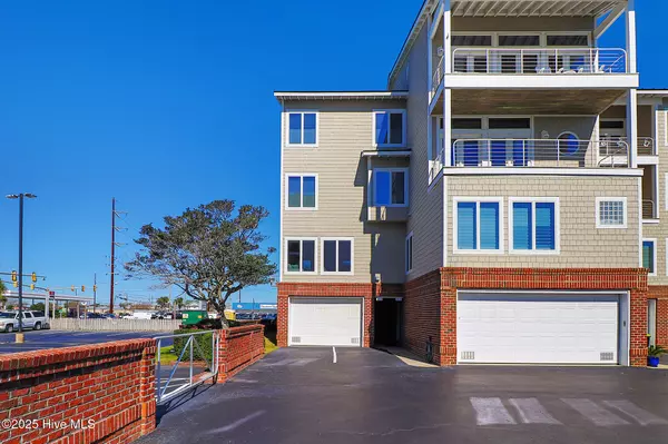 Morehead City, NC 28557,104 S 3rd ST #J1 & Slip #55 Atlantic Ha