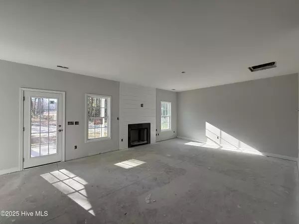 Smithfield, NC 27577,15 Tuskeegee DR