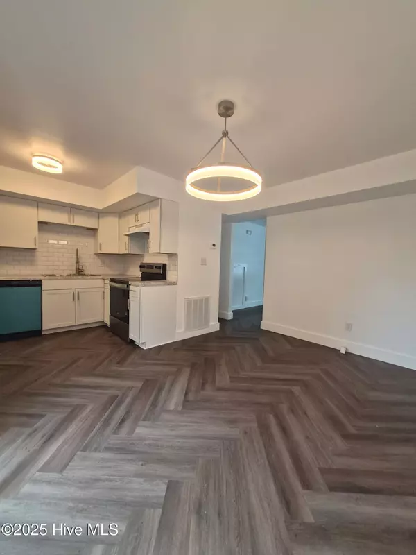 Jacksonville, NC 28546,411 Myrtlewood CIR