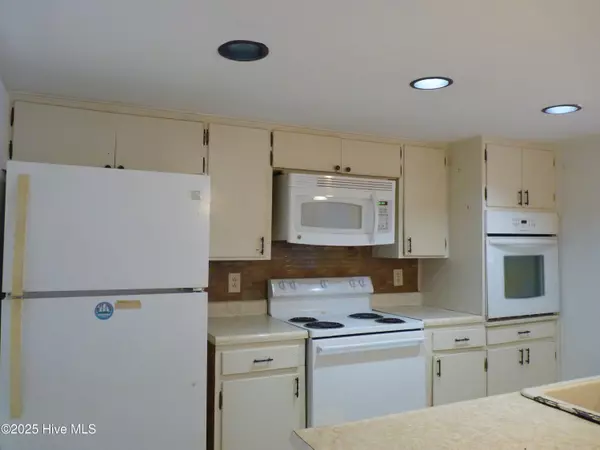 Camden, NC 27921,213 Country Club RD