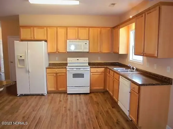 Surf City, NC 28445,411 Triton LN