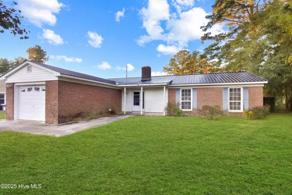 512 E Springhill TER, Jacksonville, NC 28546