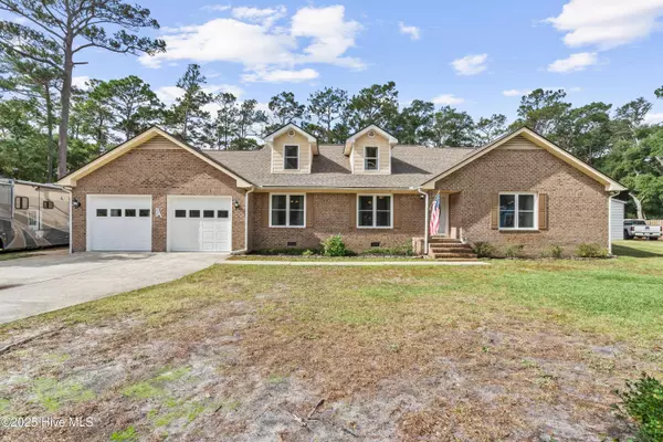 6 Deerwood CIR, Oak Island, NC 28465