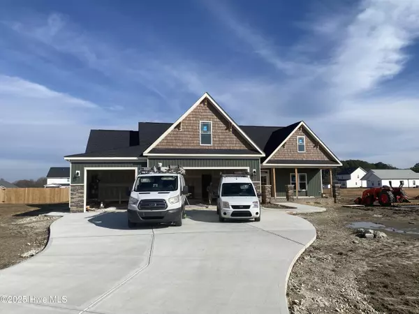 Pikeville, NC 27863,205 Rae DR