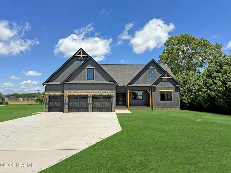 2224 Yawl ST, Elizabeth City, NC 27909