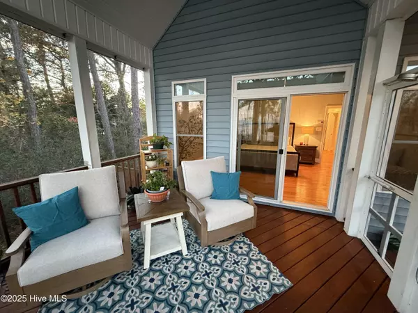 Oriental, NC 28571,385 Peninsula DR