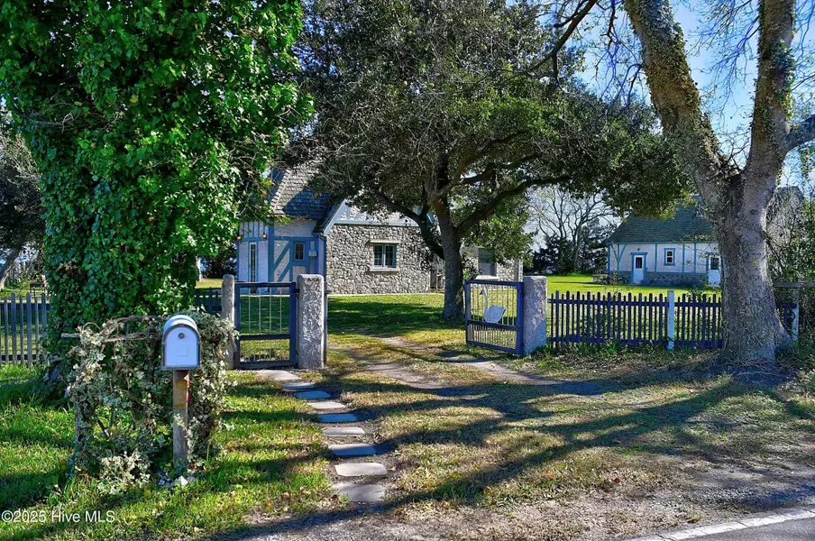 1436 Waterlily RD, Coinjock, NC 27923