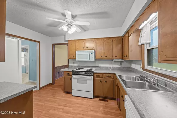 New Bern, NC 28562,708 Oakdale AVE