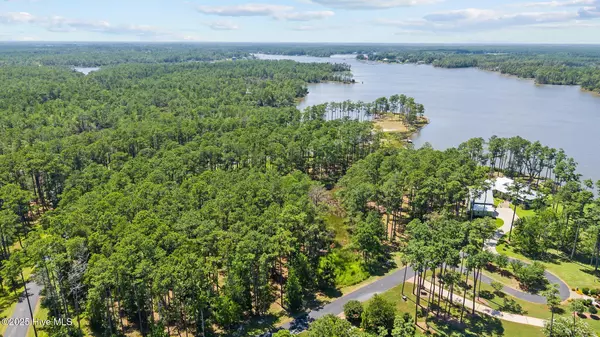 Oriental, NC 28571,555 Homestead RD