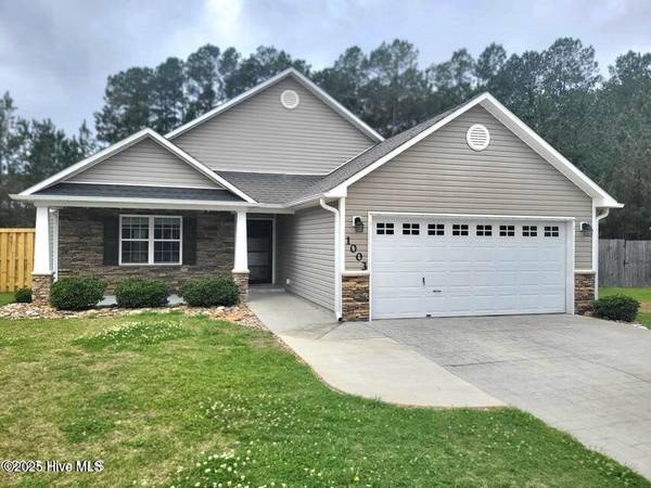 1003 Summerfield CT, Jacksonville, NC 28546