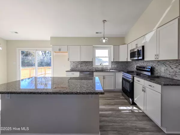 Elizabeth City, NC 27909,1211 Davis Bay RD