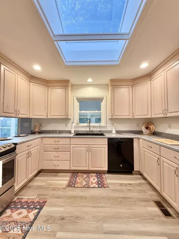 Minnesott Beach, NC 28510,226 Pinewood DR