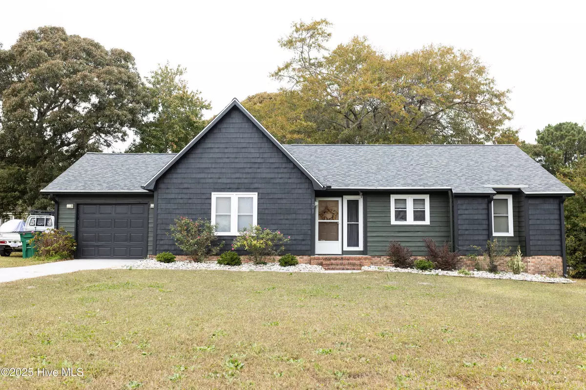 Swansboro, NC 28584,101 Walnut DR