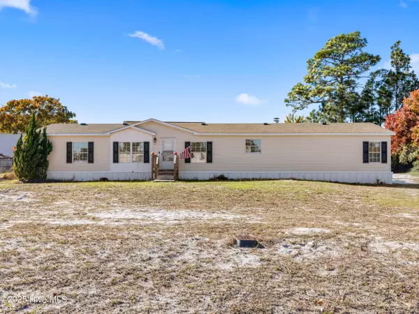 307 N Winchester LN, Hubert, NC 28539