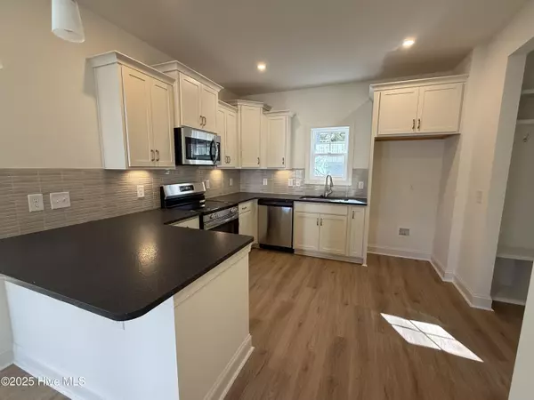 Southern Pines, NC 28387,620 Chambers DR