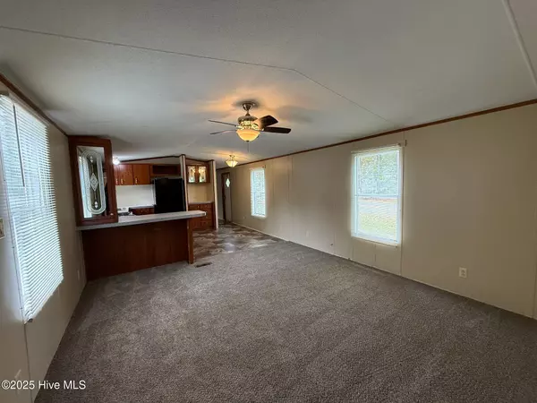 Hubert, NC 28539,113 Barbour RD #1