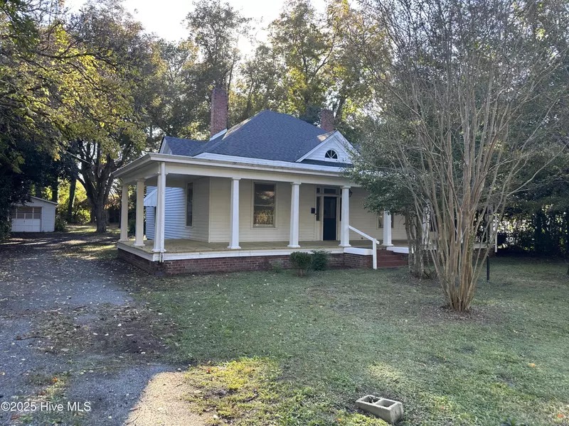 411 E Church ST, Laurinburg, NC 28352