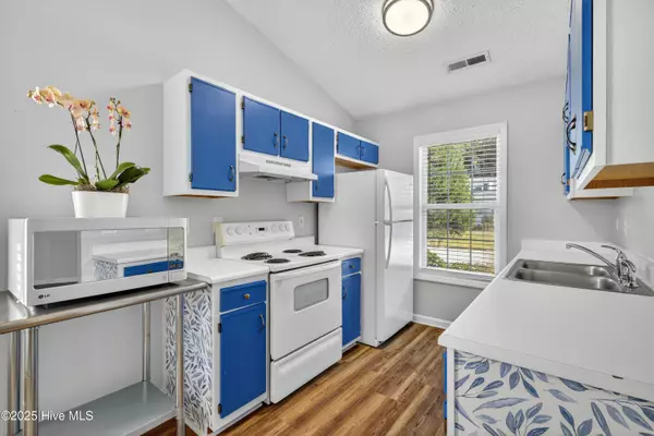 Wilmington, NC 28403,716 Varsity DR