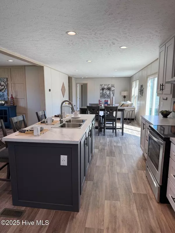 Supply, NC 28462,2001 Sarah Field CT SW