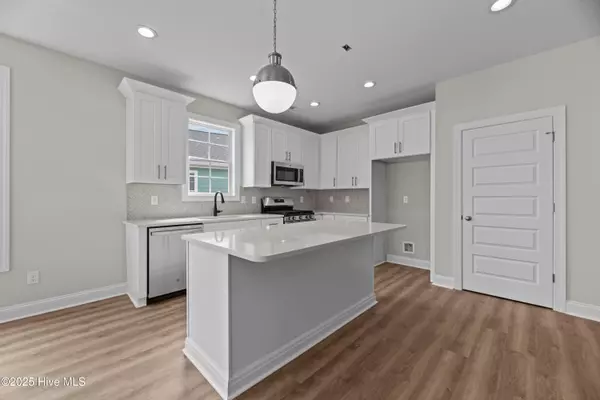 New Bern, NC 28562,2020 Brighton DR