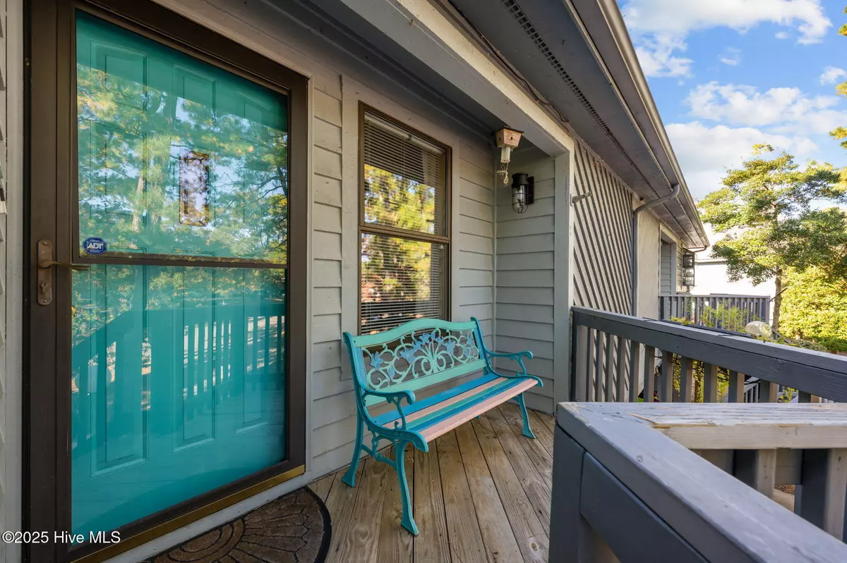 New Bern, NC 28560,10022 Windward DR