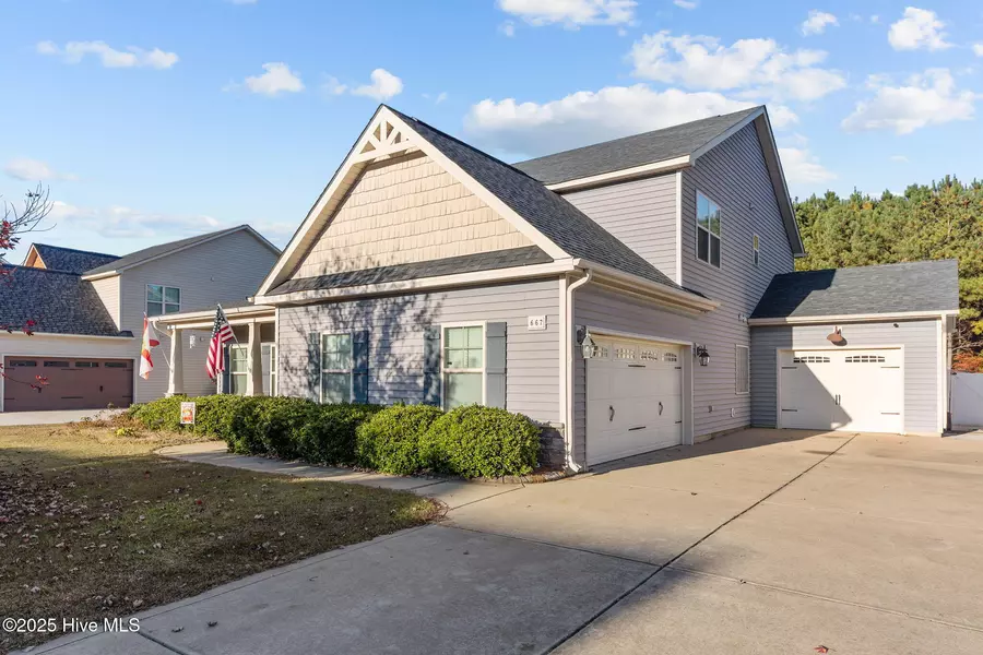 667 Saint Johns LOOP, Raeford, NC 28376