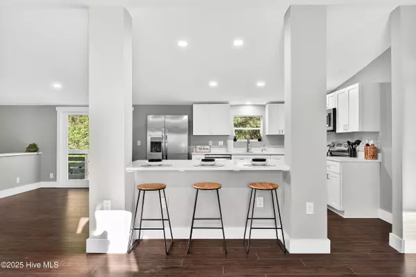 109 Floyd Pond LN, Richlands, NC 28574