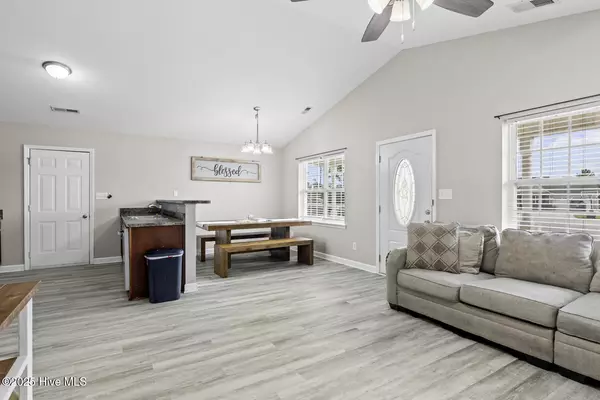 Richlands, NC 28574,503 Hester CT