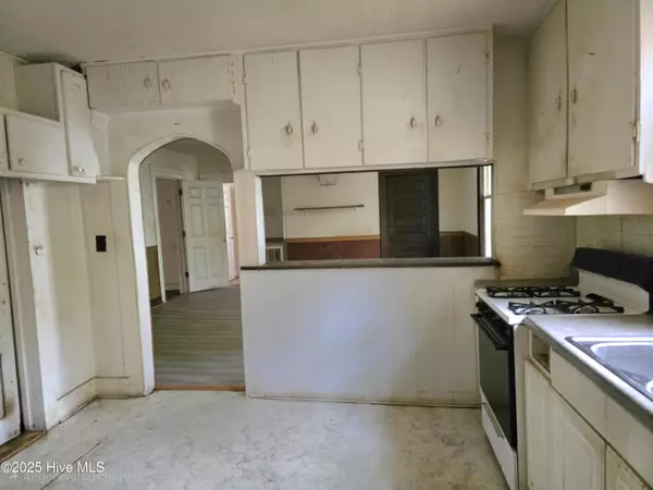 Whitakers, NC 27891,209 N Porter ST