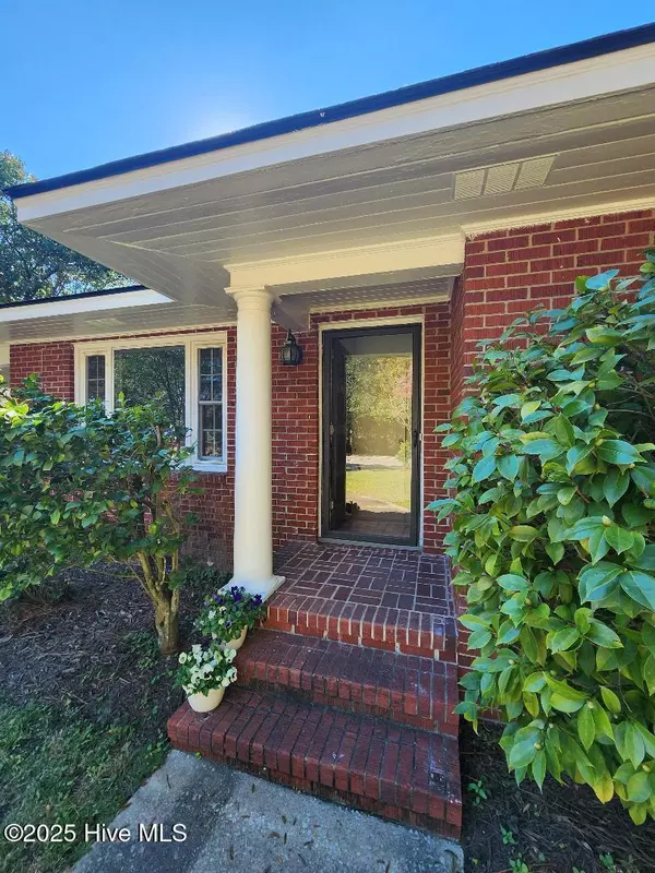 Wilmington, NC 28401,1884 W Lake Shore DR