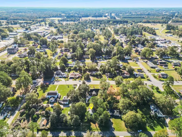 Rose Hill, NC 28458,216 E Blanchard ST