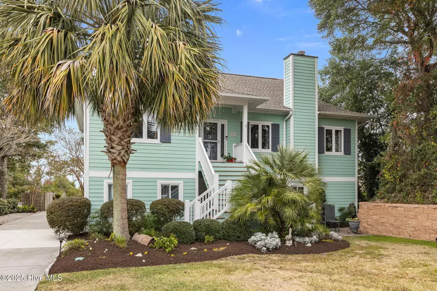 9804 Clarendon DR, Emerald Isle, NC 28594