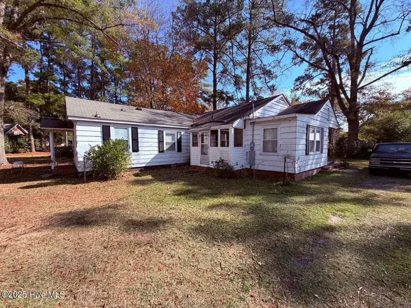 Laurinburg, NC 28352,206 Midland WAY