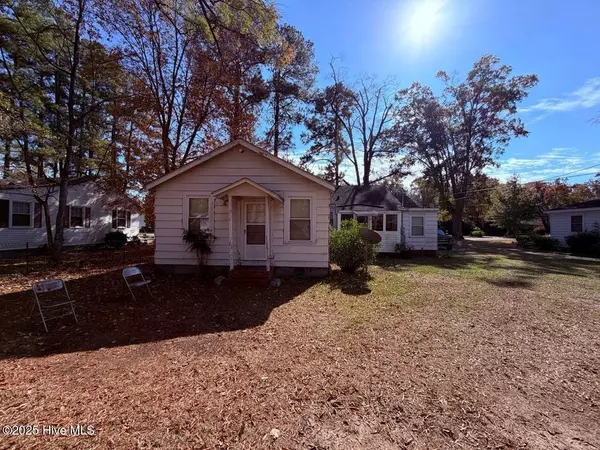 Laurinburg, NC 28352,206 Midland WAY