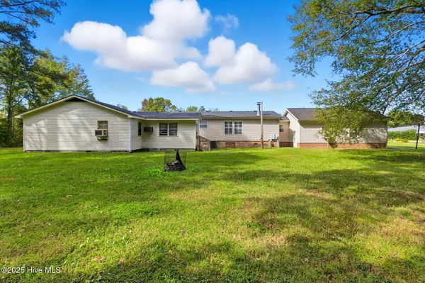 Elizabeth City, NC 27909,1452 Lambs Grove RD