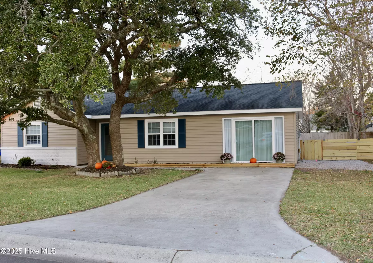 Beaufort, NC 28516,124 Jefferson ST